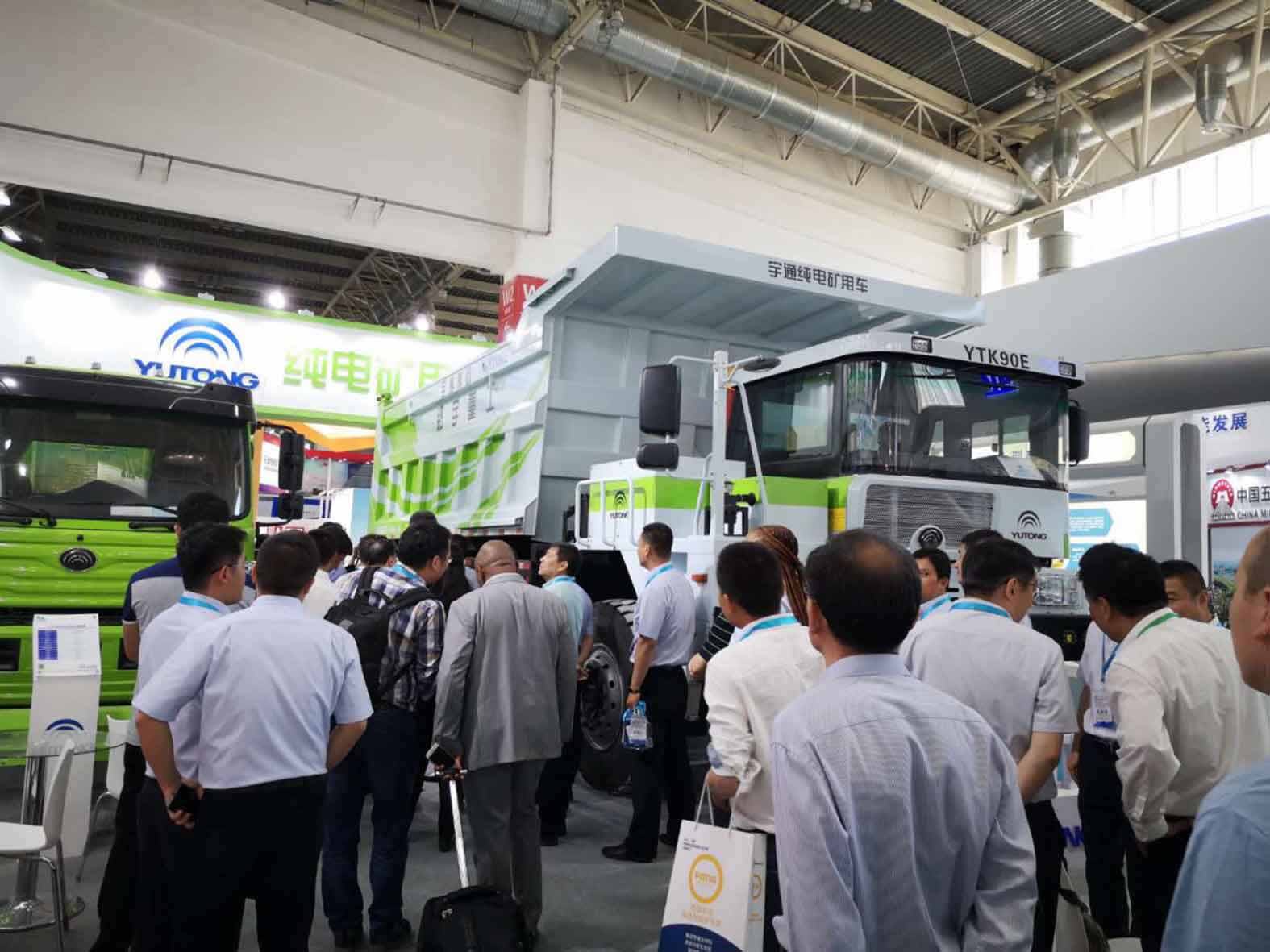 引领未来▲rb88随行版纯电动矿用车闪耀2019CIME展会