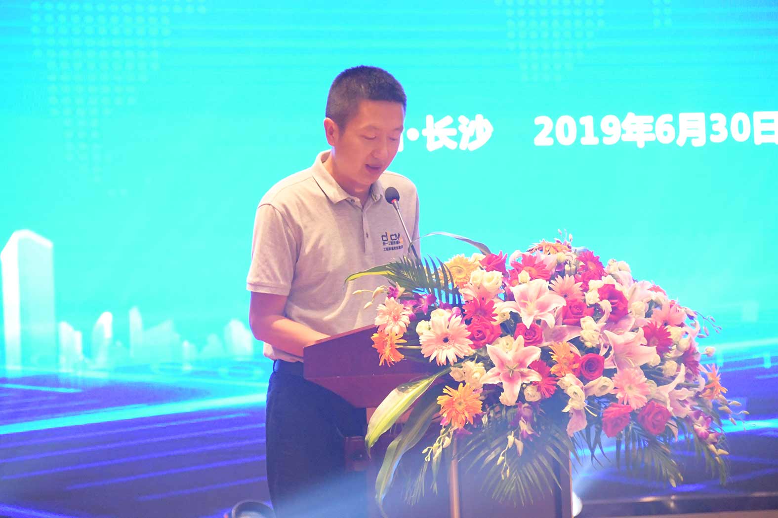 亲勤倍至，全程信赖！rb88随行版重装·长沙博事液压服务站正式授牌！